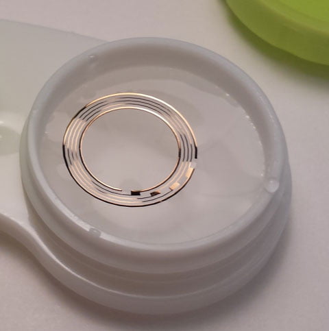 Contact lens for glaucoma treatment